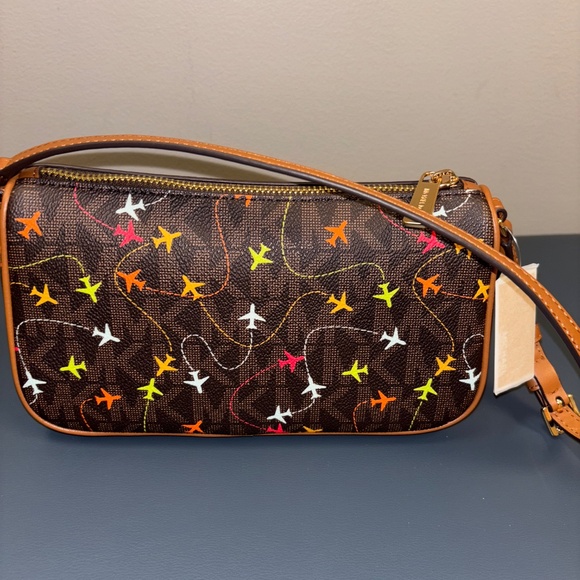 Michael Kors Brown Jet Set Airplane Shoulder Bag - Picture 2 of 3